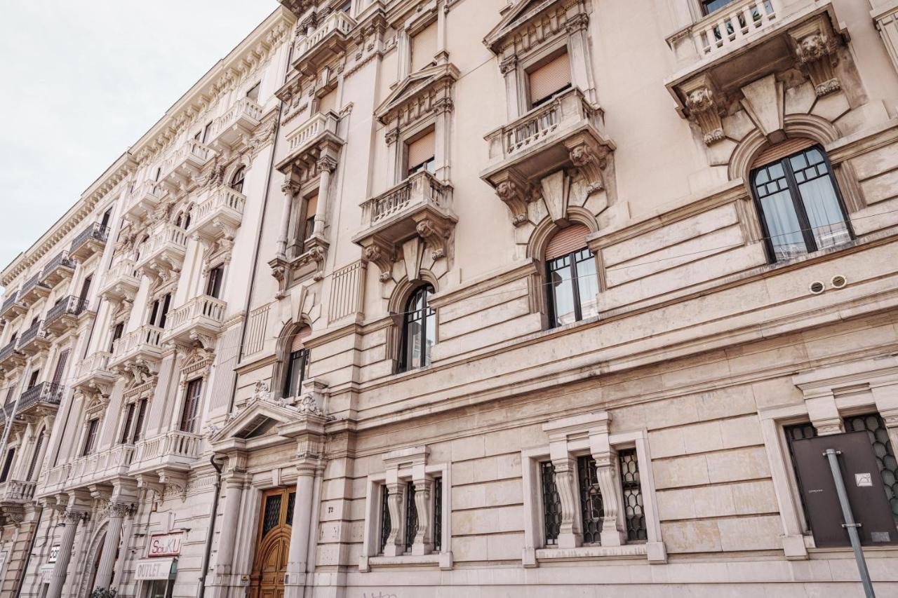 Art View Luxury Apartment Бари Экстерьер фото