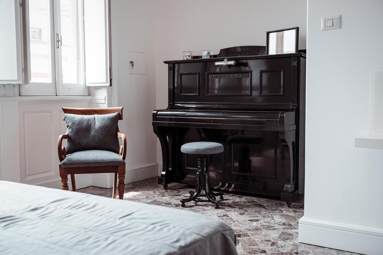 Art View Luxury Apartment Бари Экстерьер фото