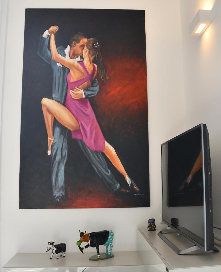 Art View Luxury Apartment Бари Экстерьер фото